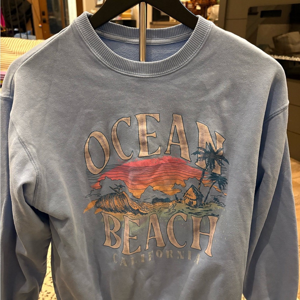 Hollister Ocean Beach Graphic Crewneck Sweater - Light Blue